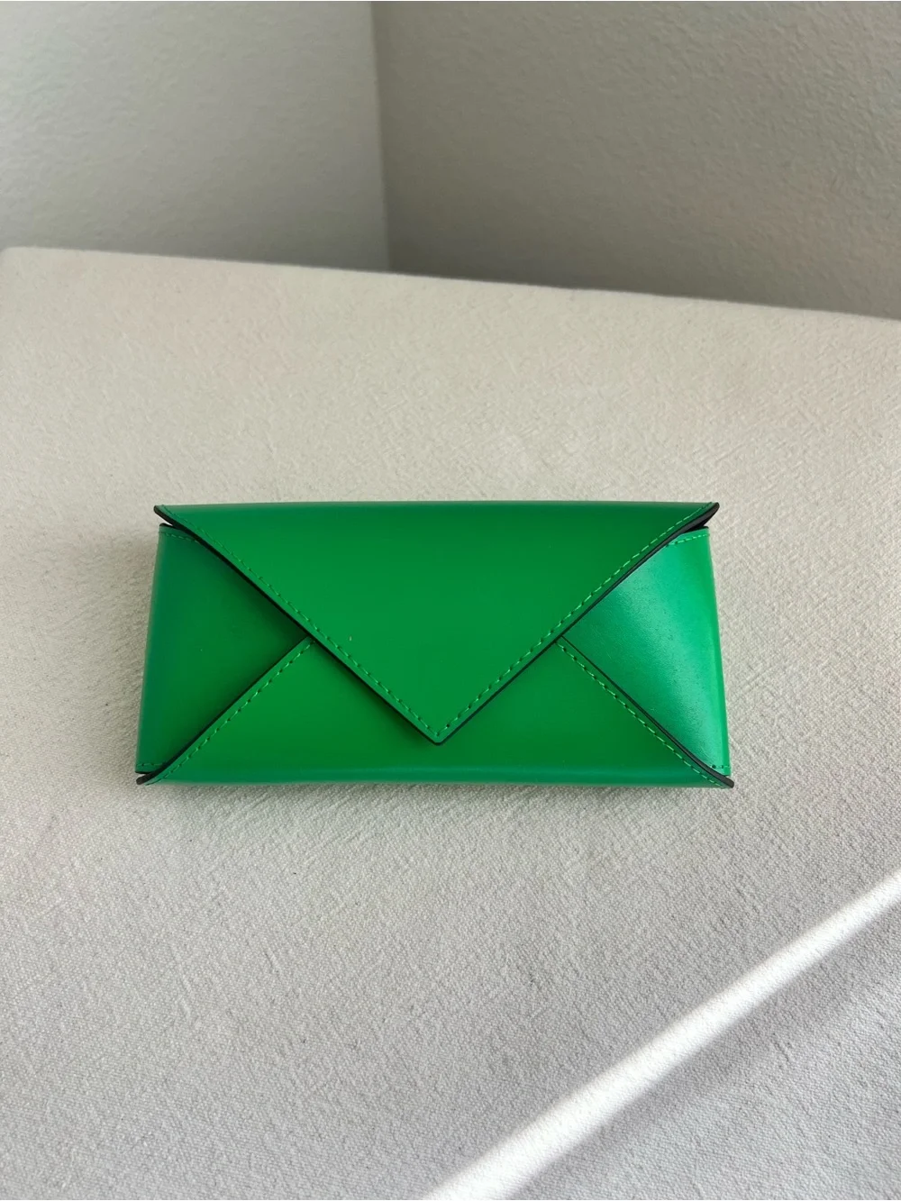 Bottega Veneta Bright Green Envelope sunglasses case - Picture 1 of 3